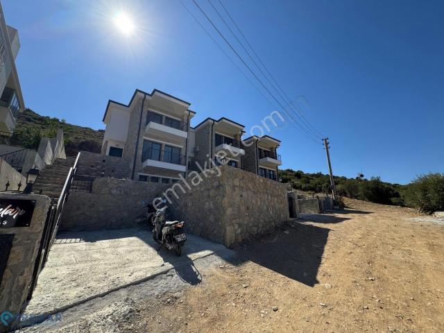 Premar Datça Çevreyolu'nda Deniz Manzaralı Behçeli Lüks Villa
