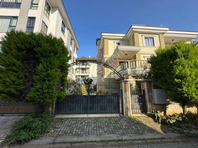 Premar White Akçaabat Söğütlü Ticari/konut İmarlı Satılık Villa