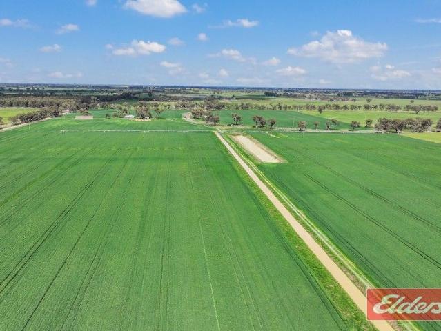 FEEDLOT | EXTENSIVE DAIRY | CROPPING INFRASTRUCTURE Total Area 379 hectares 937 acres