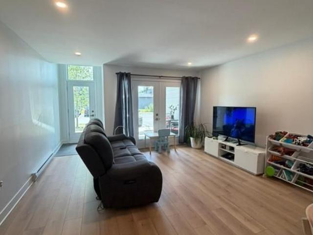 PREMIER MOIS GRATUIT* Appartement 5 1/2