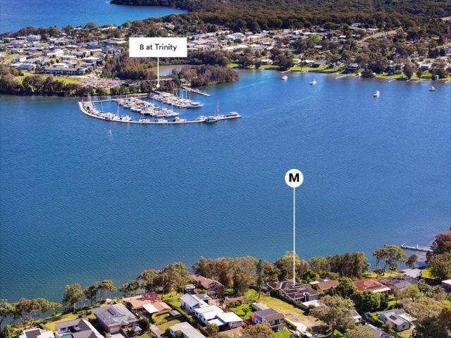 Premier absolute waterfront residence