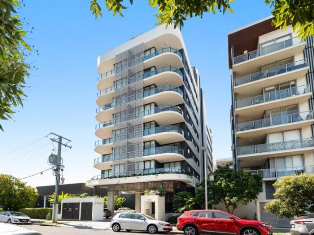 Premier apartment living with the West End lifestyle on your doorstep