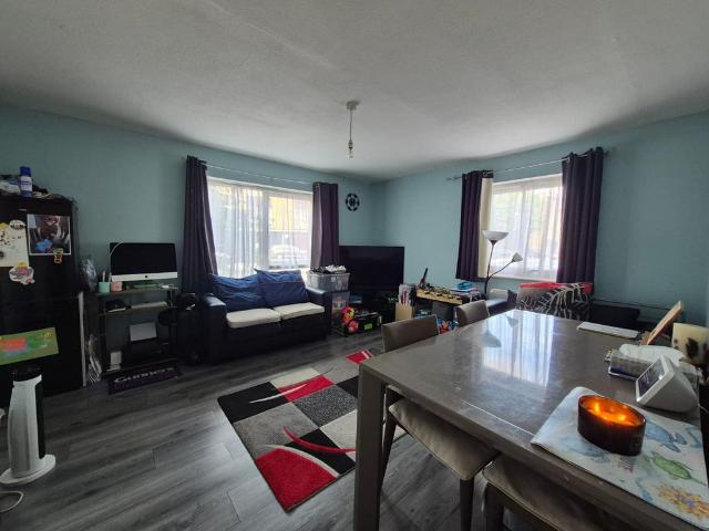 Premier court, Ponders End, EN3 2 bed flat to rent £1,650 pcm £381 pw