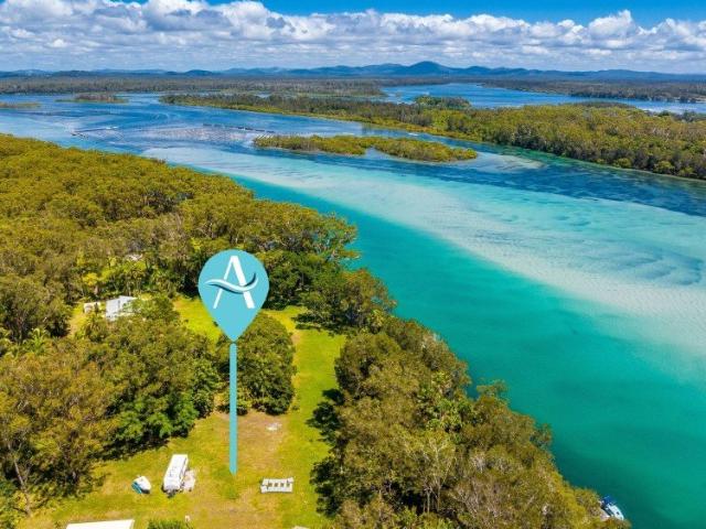 Premier Deep Waterfront Allotment on Tightly Held Wallis Island