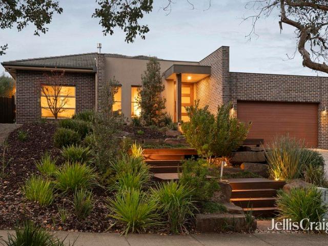 Premier Diamond Creek Lifestyle with Poolside Entertaining