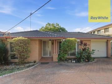 RARE OFFERING SINGLE LEVEL HOUSE + GRANNY FLAT