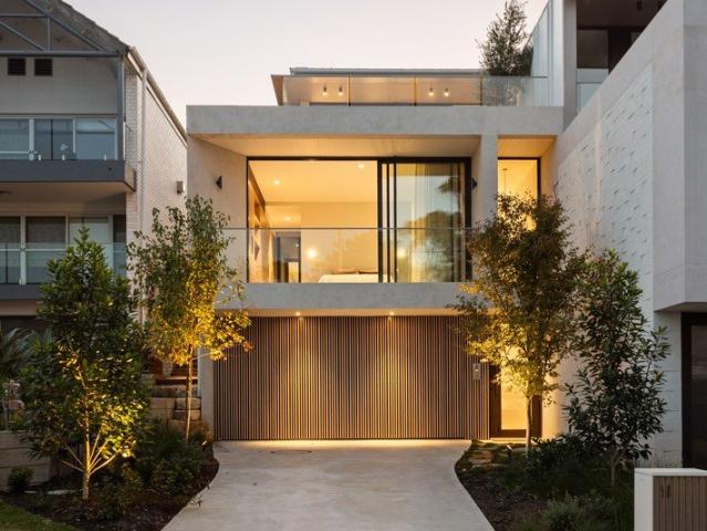 Premier luxury and lifestyle with Middle Harbour views