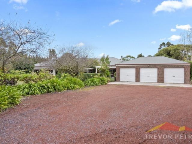Premier Lifestyle Living on the City Fringe