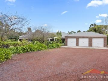 Premier Lifestyle Living on the City Fringe