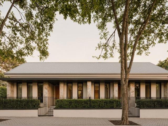 Premier Stepney Position with CBD Convenience