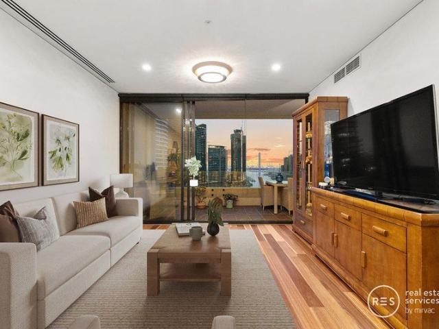 Premier Tower 1 Luxury with Sweeping Marina Views!