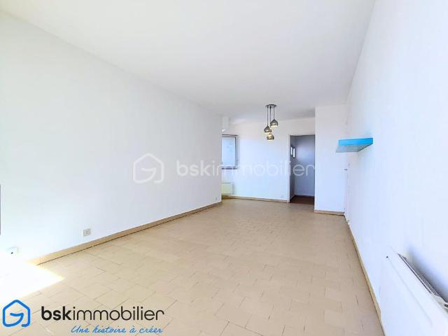PREMIERE LIGNE DERNIER ETAGE T2 39 M2