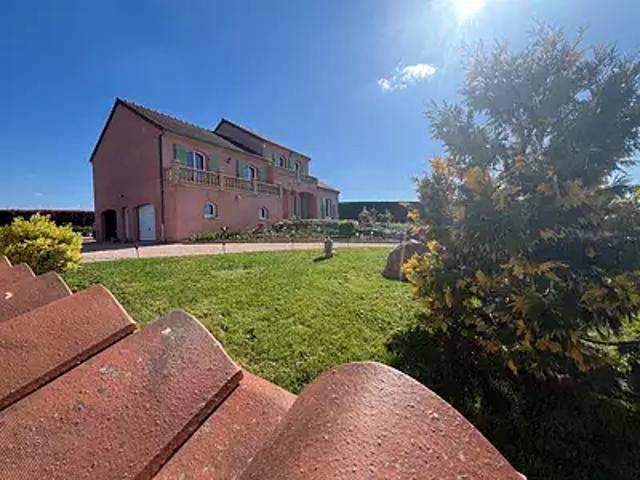 Prémilhat 03410 Achat / Vente maison 7 pièces t7 au dernier étage terrasse