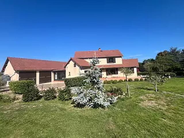 Prémilhat 03410 Achat / Vente maison 7 pièces t7 piscine terrasse