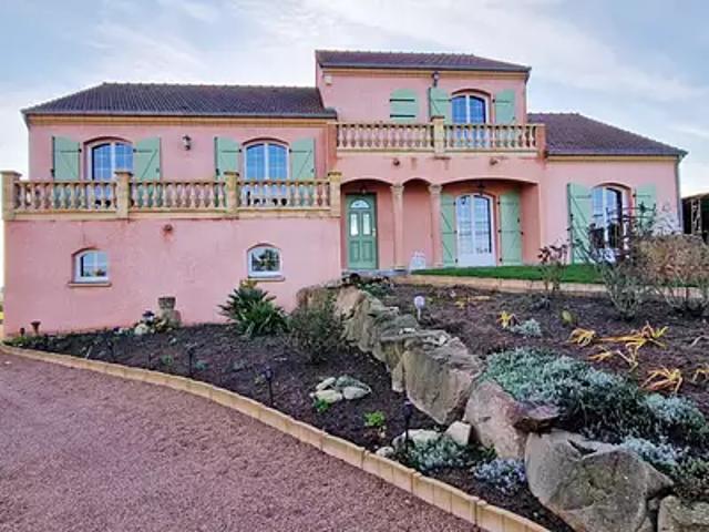 Prémilhat 03410 Achat / Vente maison 9 pièces t9