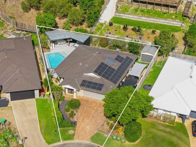 Premium Maudsland Living: Solar, Pool & Space to Grow