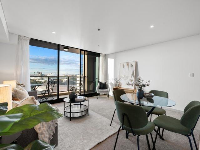 Premium north facing apartment with direct views over Adelaide Oval, the Riverbank Precinct & beyond!
