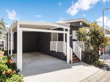Premium Over 55s Lifestyle Lakeside Living at Its Finest