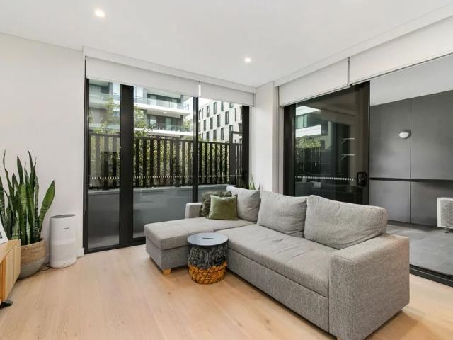 PREMIUM One Bedroom Apartment Close to Tallawong Metro!