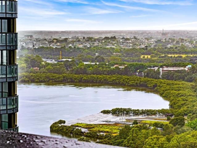 Premium One Bedroom Plus Study | East Facing with Skyline and Water Views