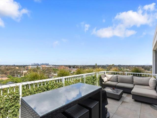 Premium 2 Bed + Study with Expansive Terrace and Sweeping City Views