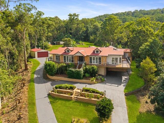 Premium Acreage Living with Views, Privacy & Convenience