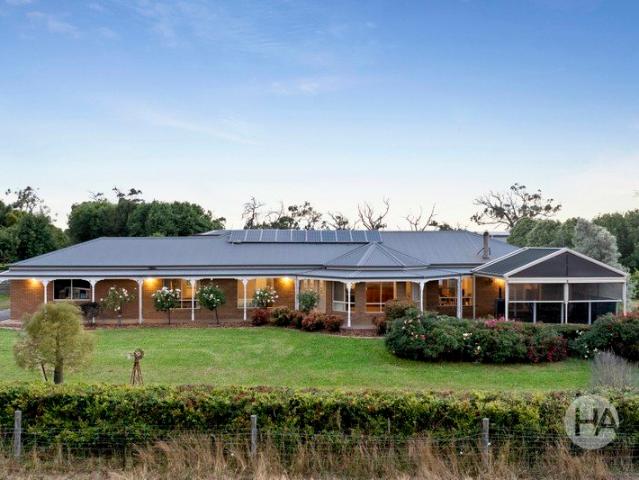 Premium Acreage Living