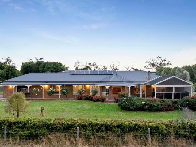 Premium Acreage Living