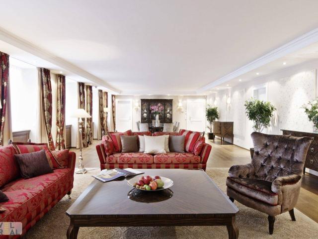 Premium Apartment im 1. Bezirk– Stil, Komfort & Hotelservice auf 5‑Sterne‑Niveau!