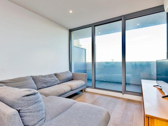 Premium Apartment Living in the Heart of Melbourne FULLY FURNISHED