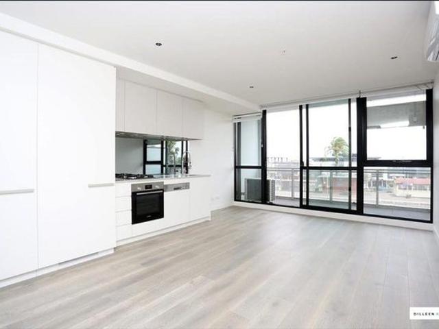 Premium apartment living in the heart of Essendon