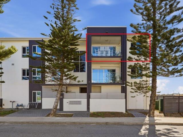 PREMIUM APARTMENT LIVING WITHIN AN EXCLUSIVE BEACHFRONT SETTING
