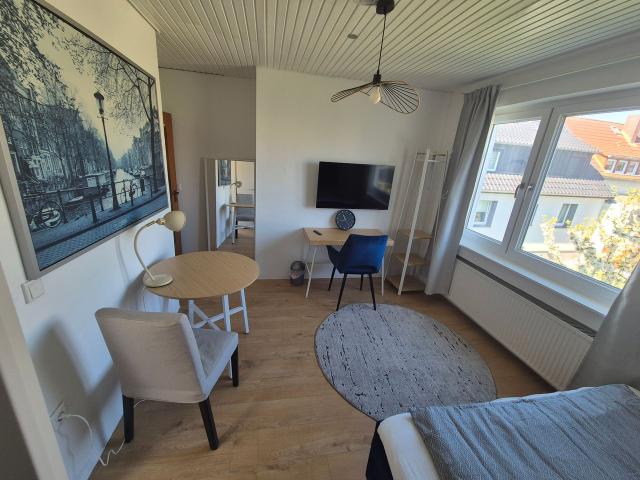 Premium Business Studio Renovated 2025 – Furnished Mid Term Housing, Hannover Amsterdam Apartments for Rent