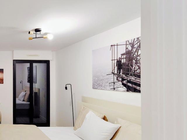 Premium Business Suite 2 Bedroom Quiet, 5 Minute Walk to La Défense 100% Turnkey All Inclusive Puteaux