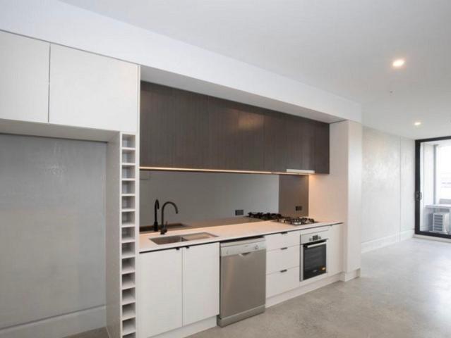 PREMIUM BOUTIQUE APARTMENT WITH ONE BEDROOM PLUS STUDY