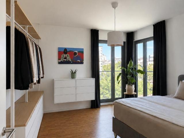 Premium bright 3 room apartment with study & panoramic view of Gleisdreieck Park