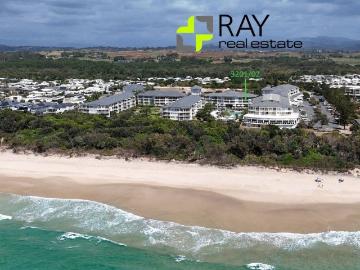 Premium Coastal and Lagoon Pool View Apartment Mantra Salt 3201/02