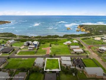 PREMIUM COASTAL ALLOTMENT 200M TO BEACH!