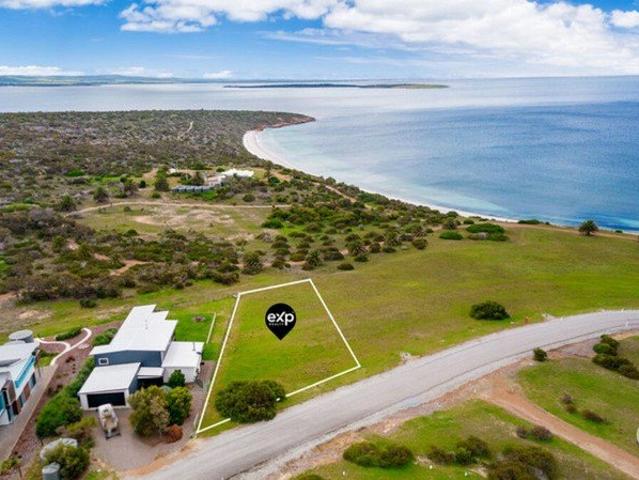 Premium coastal allotment