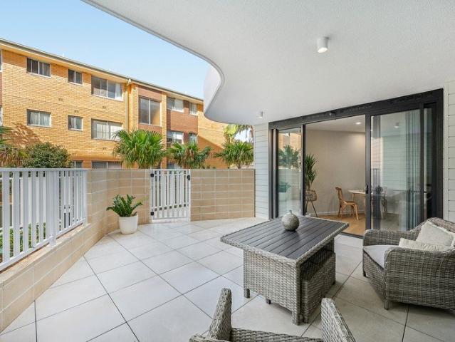 Premium contemporary  CBD with private courtyard