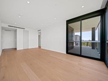 Premium Corner 2 Bed with Park & River Views