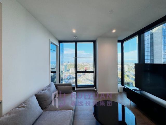 Premium Corner Residence | Albert Park Lake Views & Melbourne Night Skyline | Australia 108 Level 28