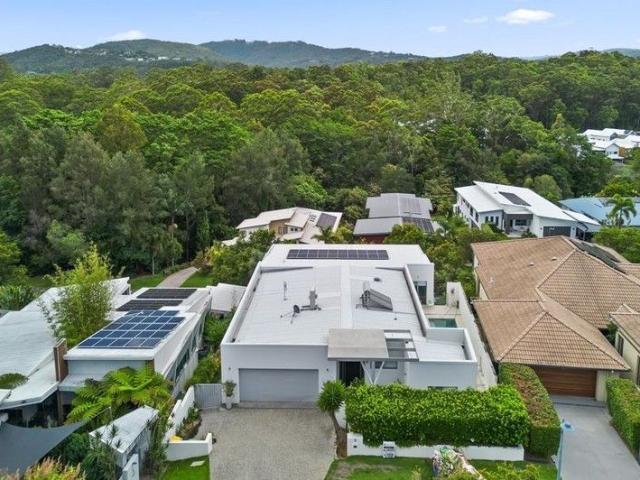 PREMIUM DUAL LIVING HOME BUILT FOR DISABILITY ACCESS OUTSTANDING QUALITY IN CLOVER HILL ESTATE ON 746M2 STUNNING PANORAMIC OUTLOOK