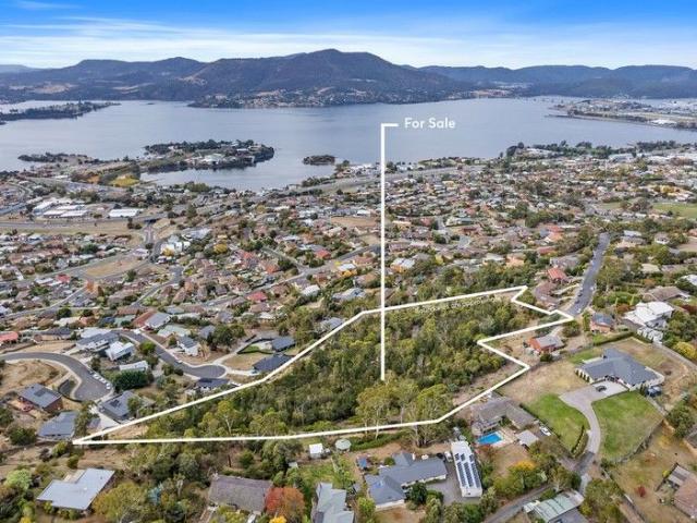 Premium Development Opportunity with River Views on 6.4acres Approx