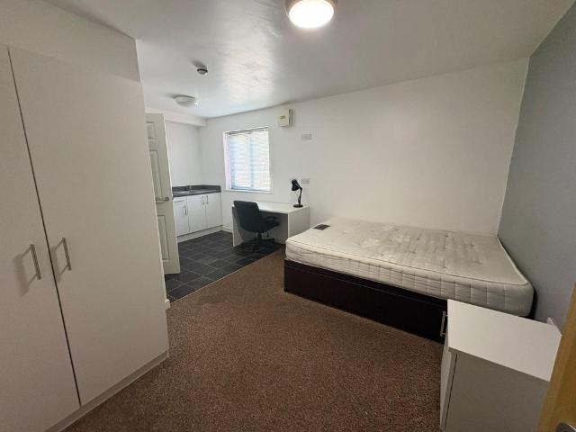 Premium Double Bed Studio at. Studio to rent £706 pcm £163 pw