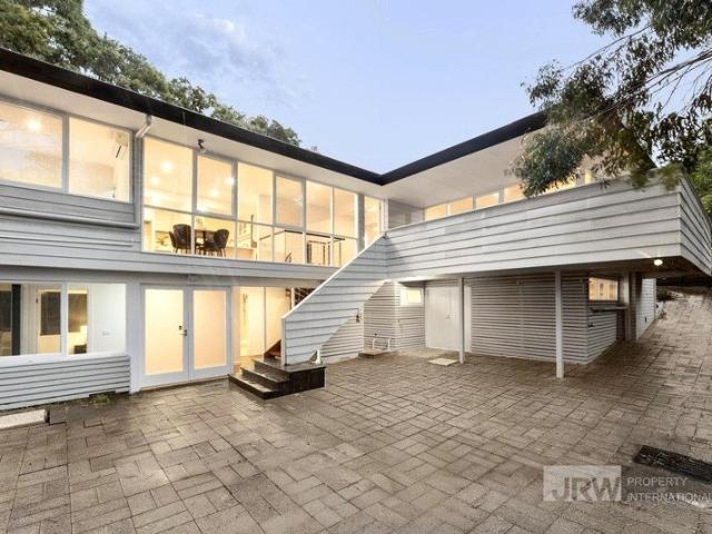 Premium double school zone with exceptional lifestyle appeal