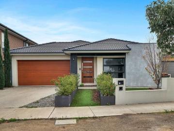 Premium East Facing Home in an Idyllic Parkside Setting