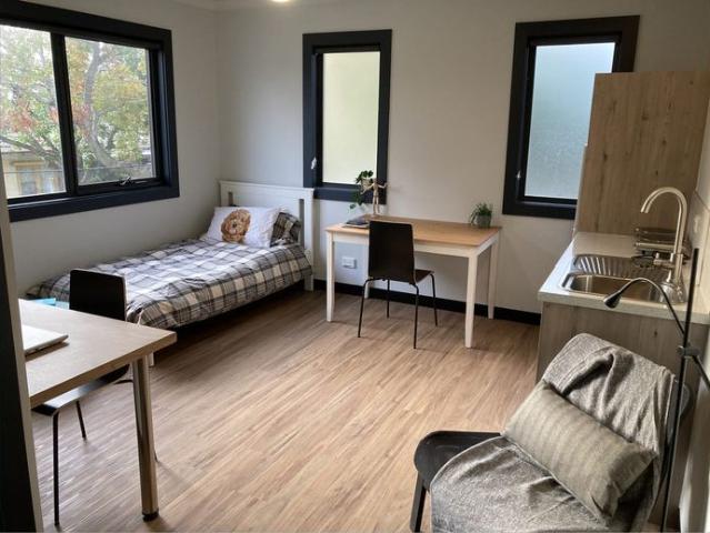 Premium Huge Ensuite Rooms Now Available – Modern, Private & Equipped bills included