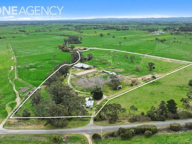 Premium Equine Property on 22 Acres