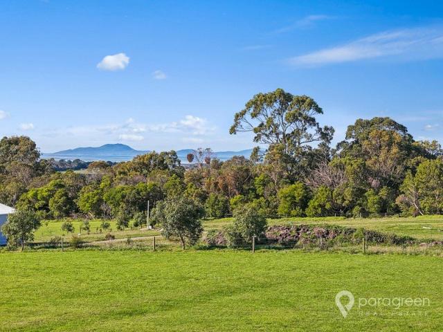 PREMIUM ESTATE ON EDGE OF TOWN WITH AMAZING VIEWS